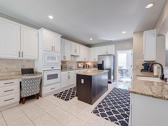 3rd image of 1303 Limestone Creek Dr