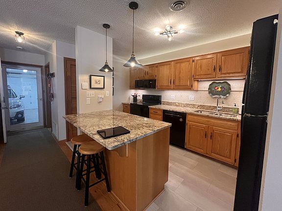 3rd image of 732 W Aaron Dr