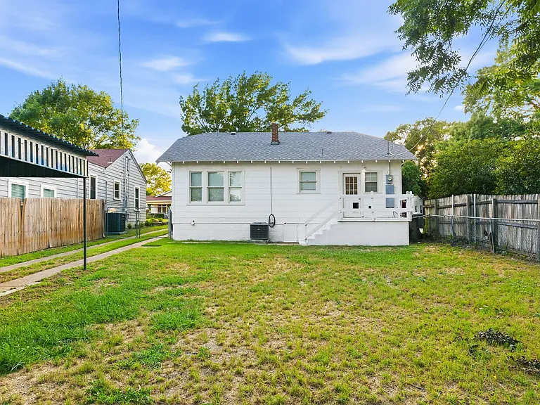 1705 Virginia Pl — Photo 21
