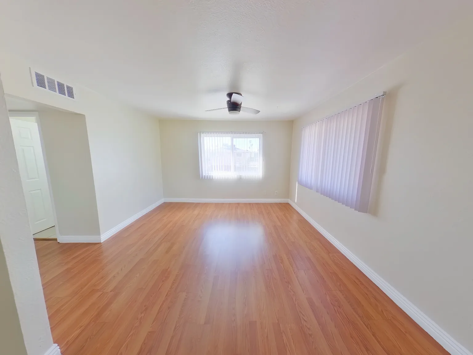 512 North Circle - 4 — Photo 4
