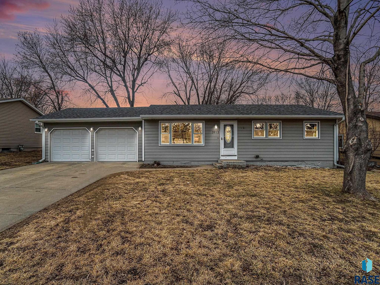 3913 S Holbrook Ave, Sioux Falls, SD 57106 | Zillow