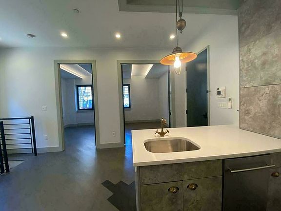 4th image of 104 Scholes St #1F