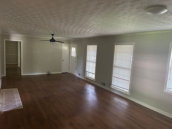 5th image of 417 Dahlonega St