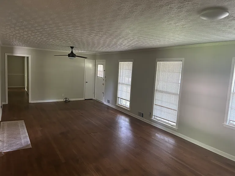 417 Dahlonega St — Photo 5
