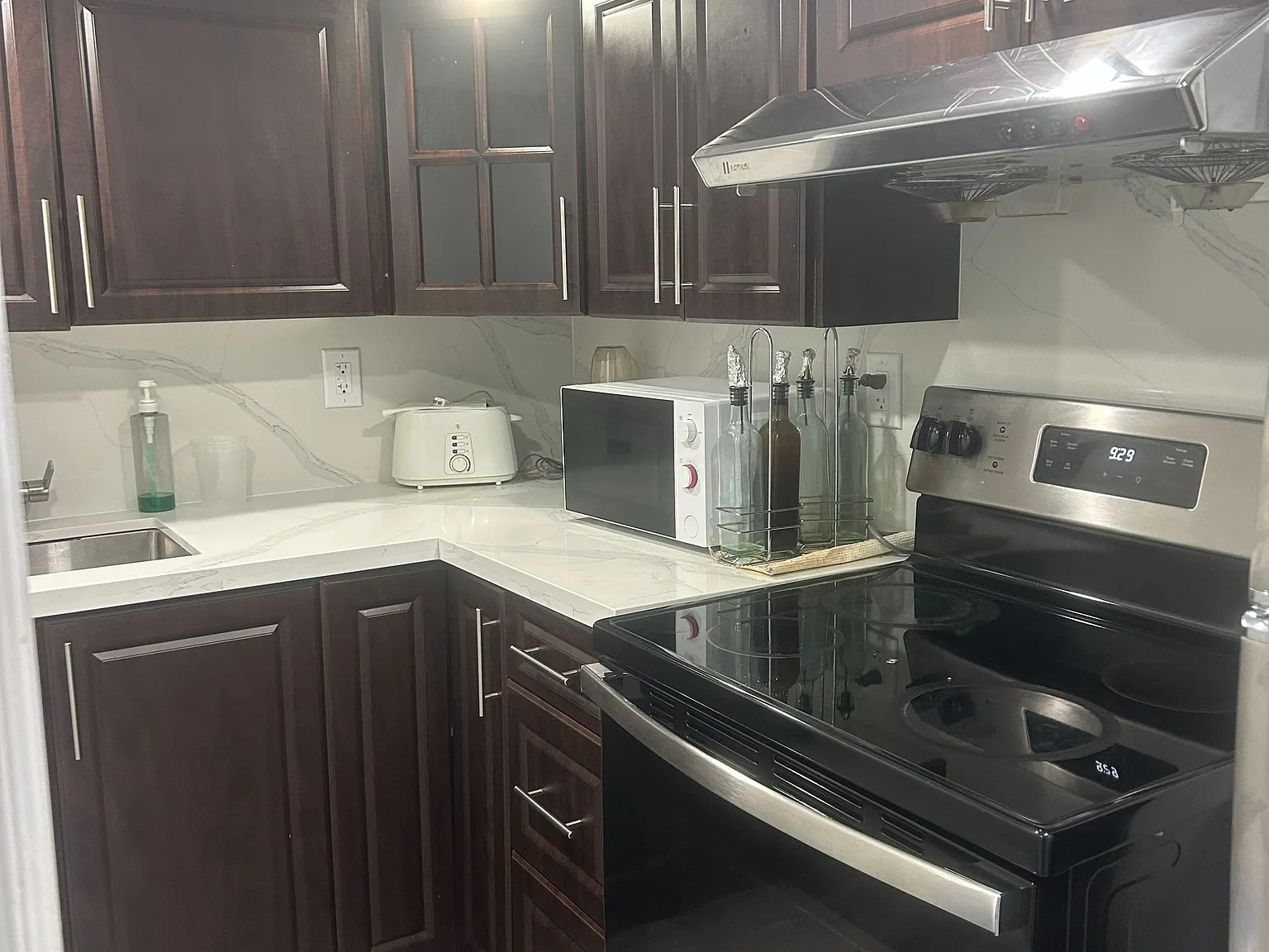 2 bed, $1,900 — Photo 2