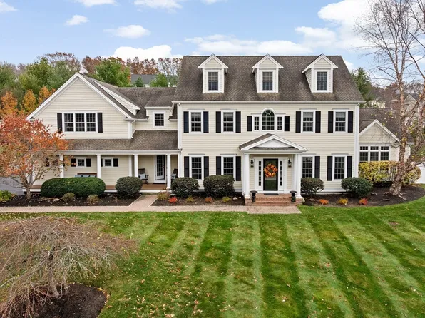 9 Cranberry Ln, Hingham, MA 02043