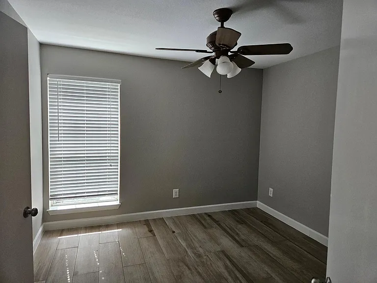 1467 Meadowood Village Dr — Photo 5