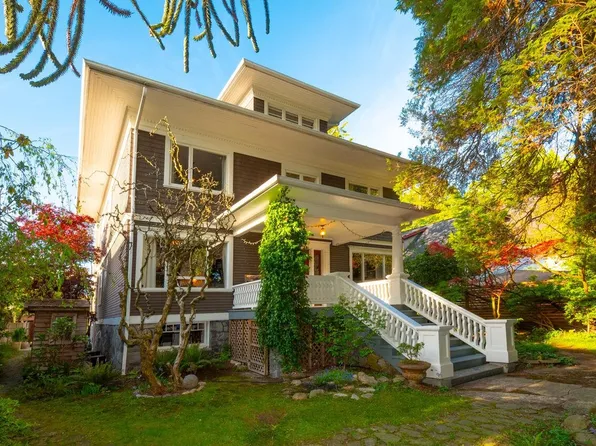 1859 Napier St, Vancouver, BC V5L 2N4