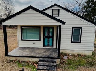 713 W Peebles Rd, Memphis, TN 38109