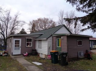 405 Wells St, Fox Lake, WI 53933