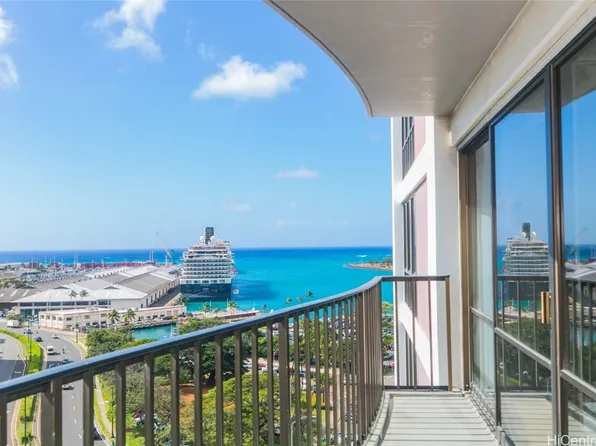 700 Richards St APT 1208, Honolulu, HI 96813