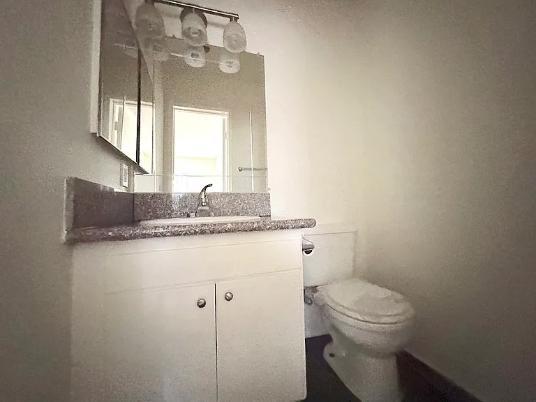 447 W Elk Ave #3 — Photo 30