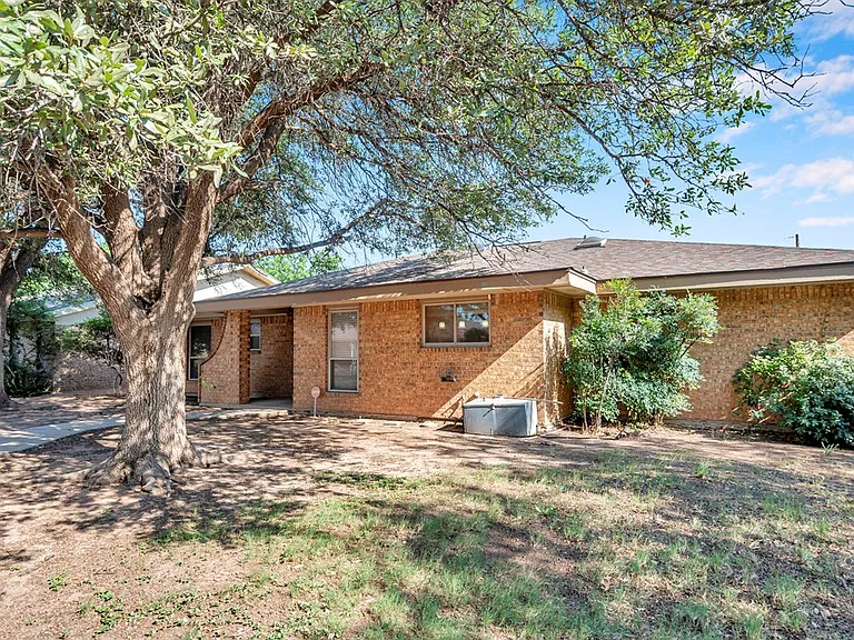 4202 Merrill Dr — Photo 3