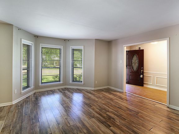 4th image of 2266 Montego Dr