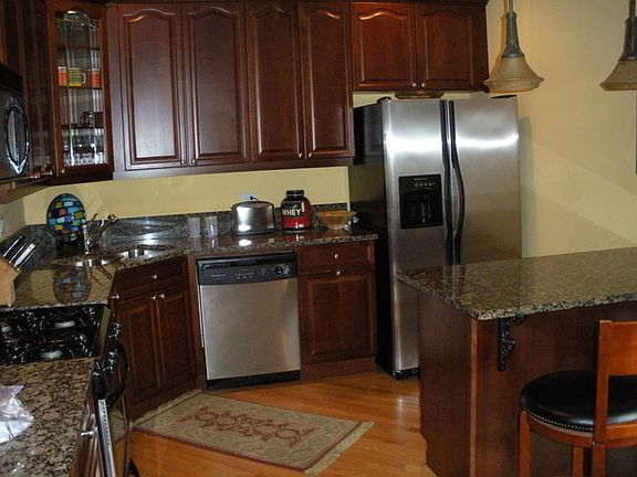5th image of 1421 W Carmen Ave APT 1N