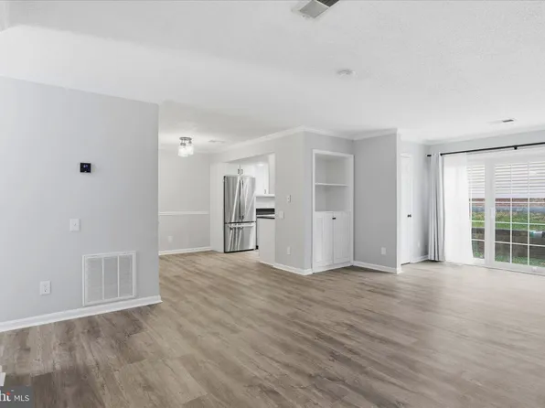 12002 Golf Ridge Ct, Fairfax, VA 22033