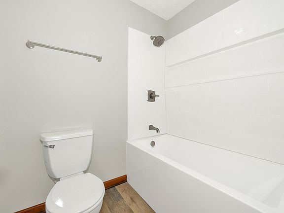 4th image of 559 Conner Creek Dr