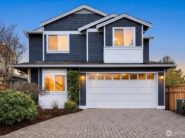 221 4th Street S, Kirkland, WA 98033