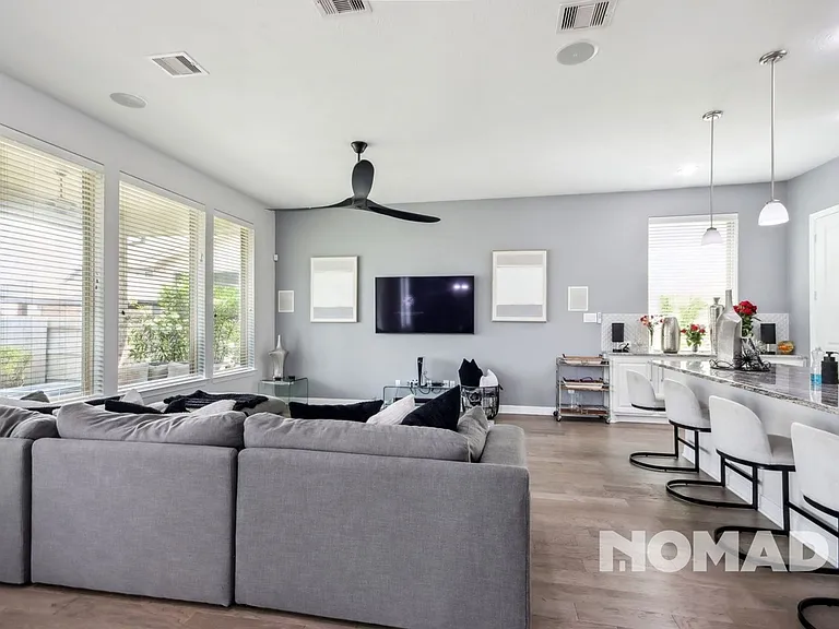 4303 Cottonwood Creek Ln — Photo 6