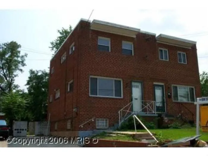 5375 Blaine St NE photo 1