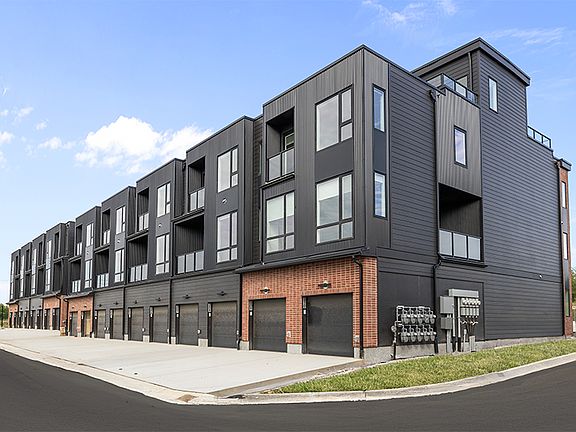 3rd image of 105 Rondeau Dr #1385844