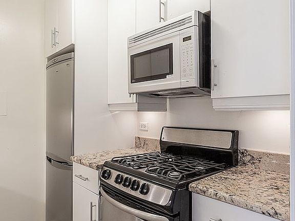 5th image of 55 W 14th St APT 10M