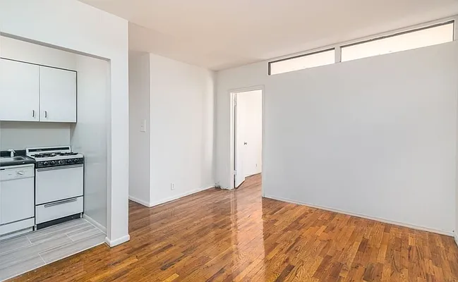 Rented by Guy Goldman, LREB | media 18