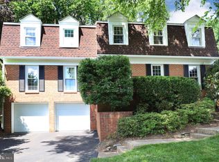 9608 Bronte Dr, Fairfax, VA 22032