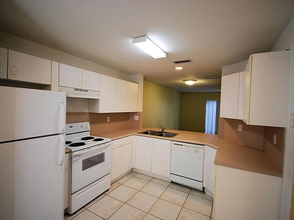 2nd image of 849 Summit Lake Dr