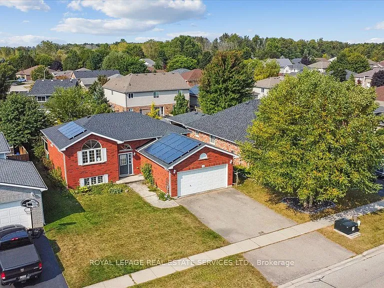 82 Whitlaw Way — Photo 37