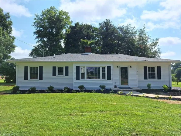 417 S Main St, Dobson, NC 27017