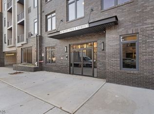 40 W Price St APT 412, Linden, NJ 07036