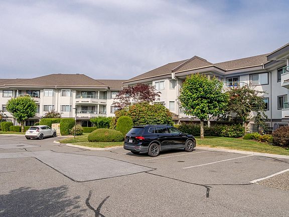 3rd image of 2451 Gladwin Rd #237