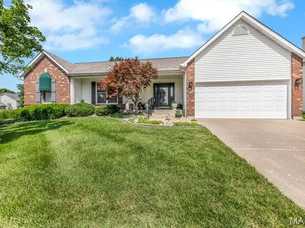 220 Alexandria Dr, Saint Charles, MO 63304