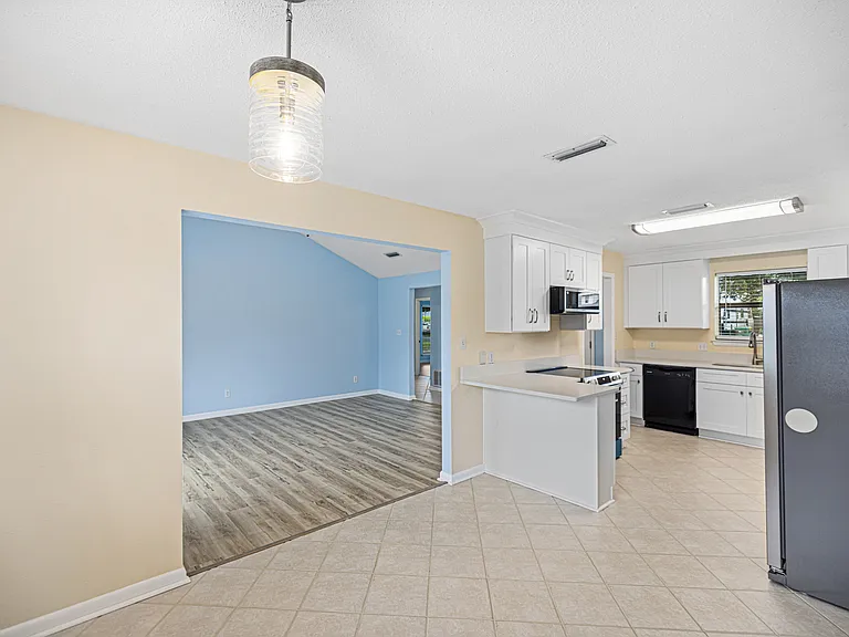 349 Primrose Cir — Photo 12