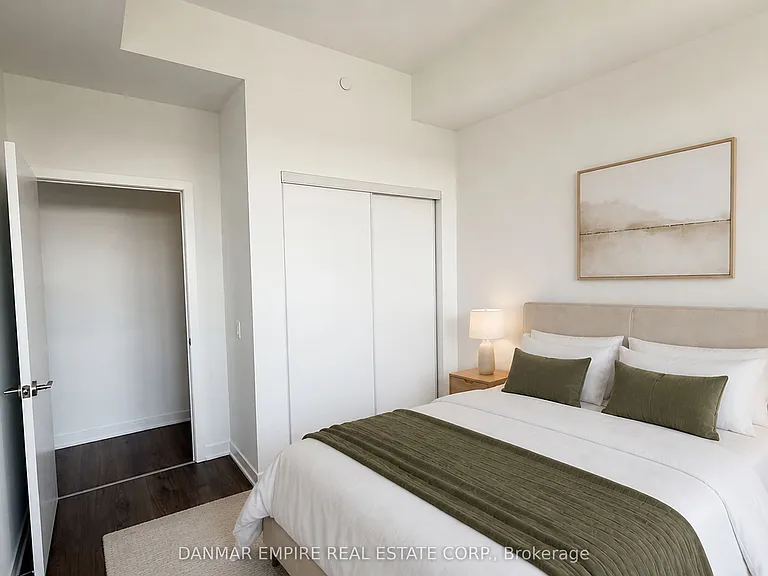 405 Dundas St W #LPH06 — Photo 13