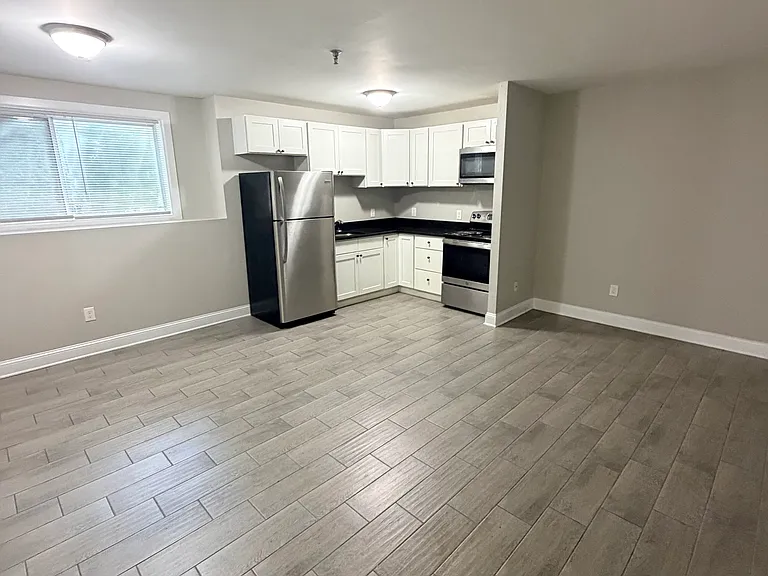 143 Sheffield Ave #4-A — Photo 2