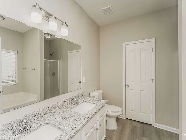 13836 Millers Creek Ln — Photo 11