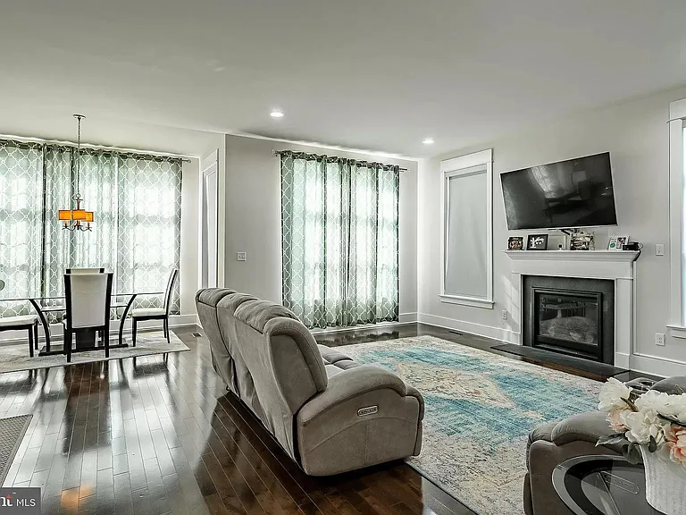 309 Quigley Dr — Photo 11