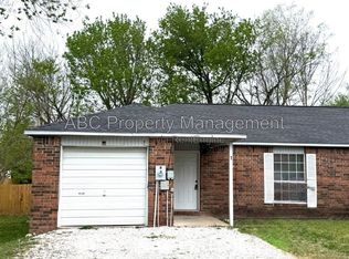 306 E Thurman St APT 2, Prairie Grove, AR 72753