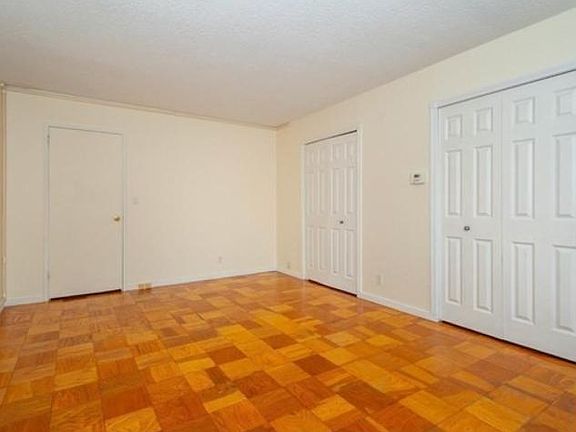 4th image of 78 Pond Ave #605