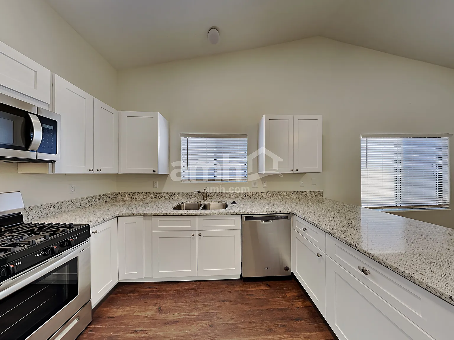 4 bed, 2.0 bath, 2156 sqft, $2,230 — Photo 3