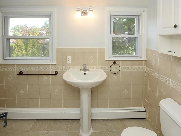 38-49 Vanore Dr — Photo 17