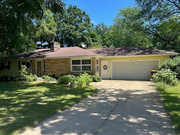 201 N Williams St, Stockbridge, MI 49285