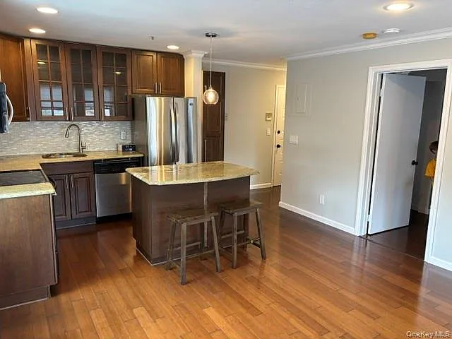 202 Main St — Photo 2