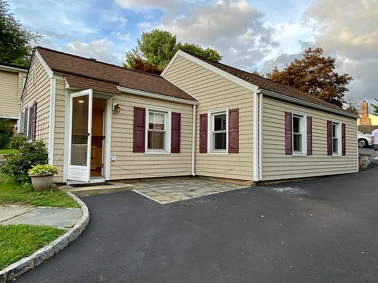 190 Hollow Tree Ridge Rd — Photo 5