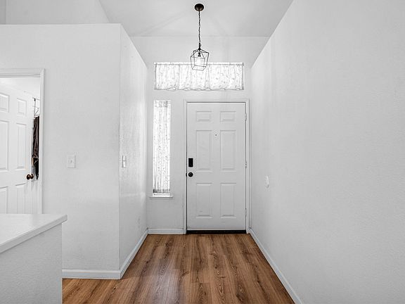 4th image of 2086 Mitchell Avenue
