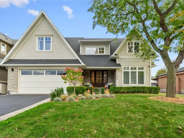 1394 Waverly Ave, Oakville, ON L6L 2S3
