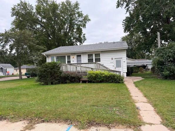 2203 W North Front St, Grand Island, NE 68803