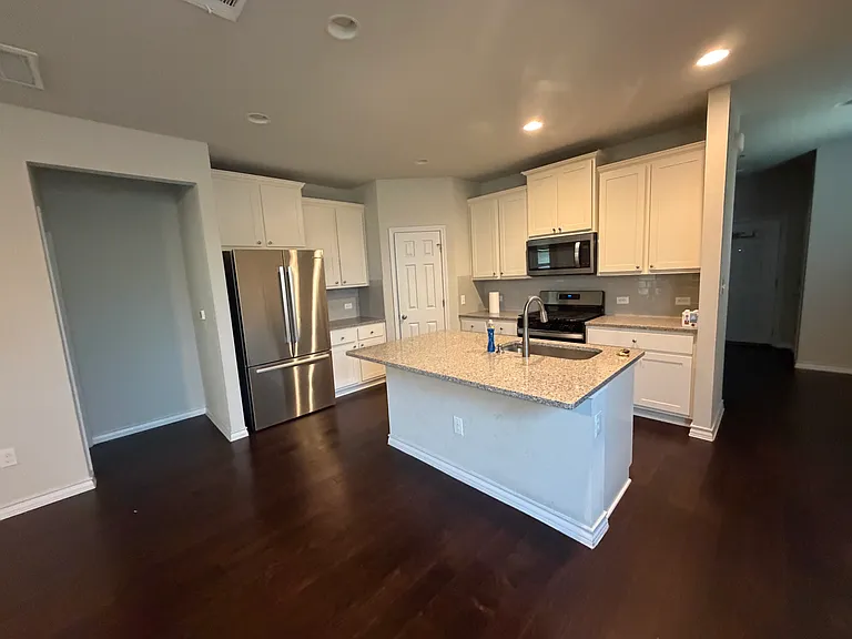 127 Satsuma Dr — Photo 10
